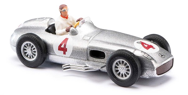Busch 47002 Mercedes-Benz Silberpfeil + Fahrer Juan Manuel Fangio